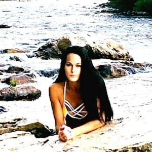 Meet your Posher, Dixie